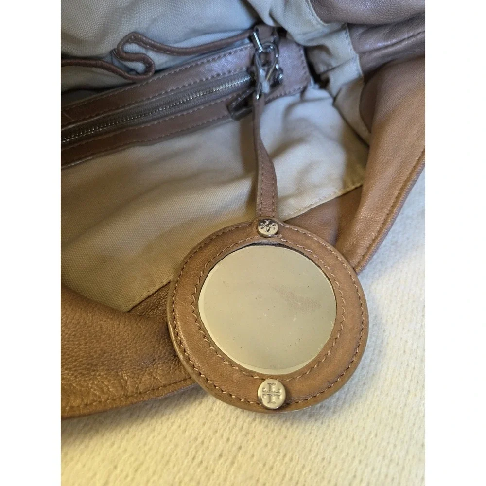 TORY BURCH Tan Beige Soft Leather Slouch Hobo Handbag Logo Metal Accents